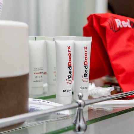 Reddoorz @ Jalan Raya Semat Canggu Hostel Bali Kültér fotó