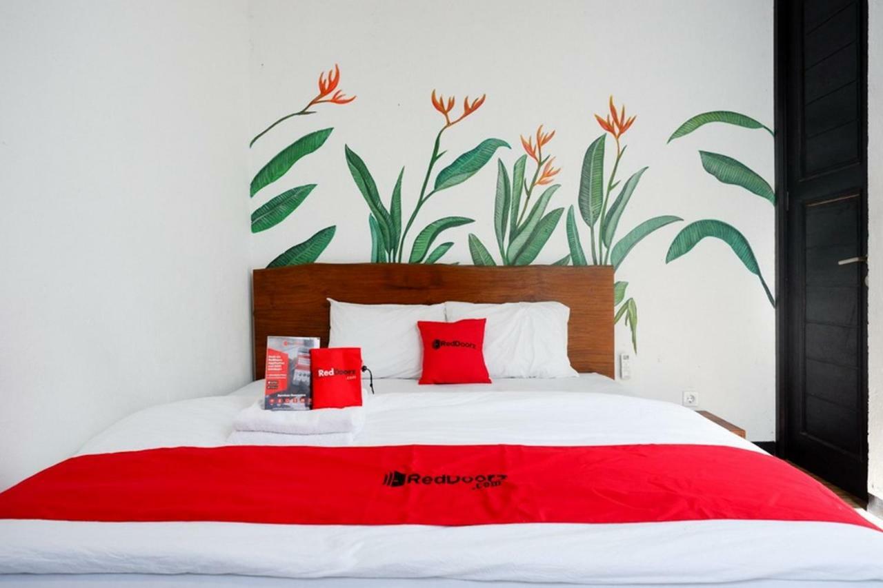 Reddoorz @ Jalan Raya Semat Canggu Hostel Bali Kültér fotó