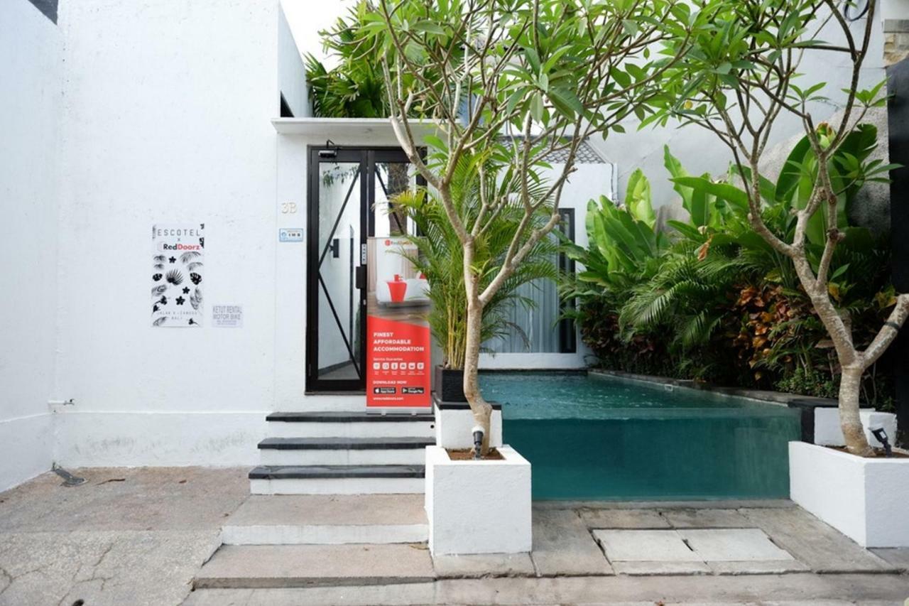 Reddoorz @ Jalan Raya Semat Canggu Hostel Bali Kültér fotó
