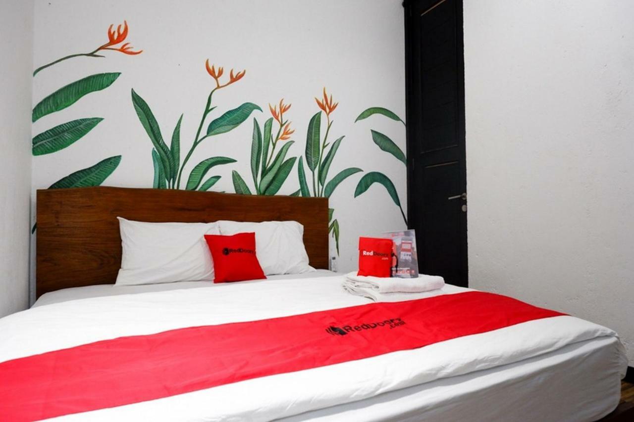 Reddoorz @ Jalan Raya Semat Canggu Hostel Bali Kültér fotó